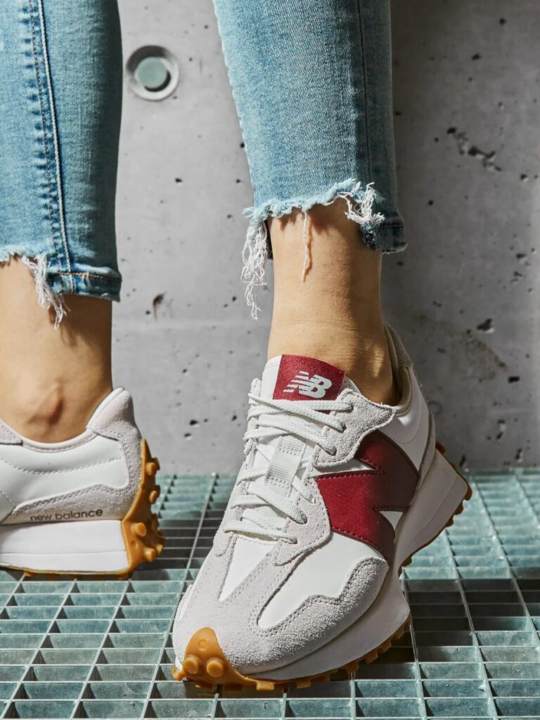 New Balance 327