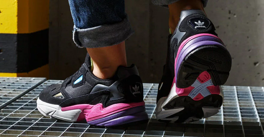 čierny adidas Falcon