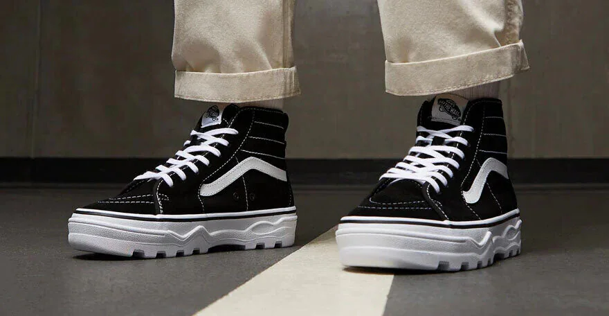 Aké tenisky Converse, Vans, DC