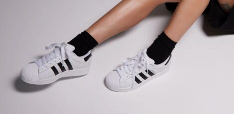 Kto nosí adidas Superstar?