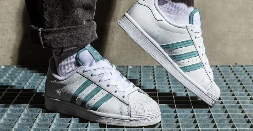 adidas Superstar
