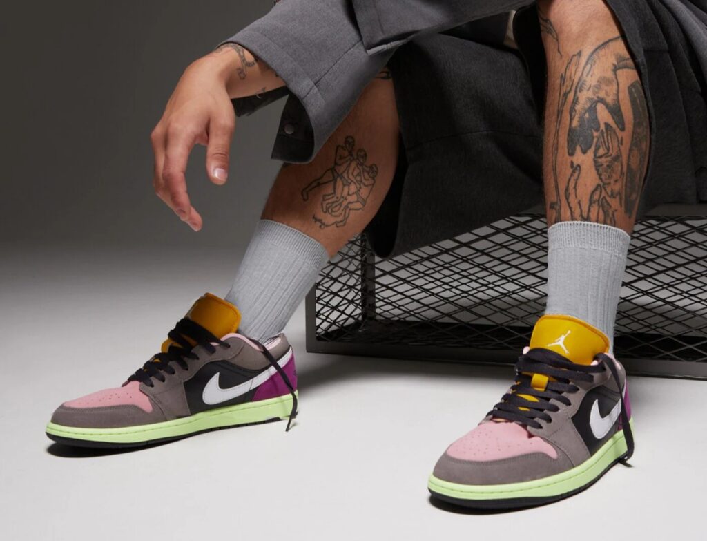 AIR JORDAN 1 LOW SE HQ2010-005
